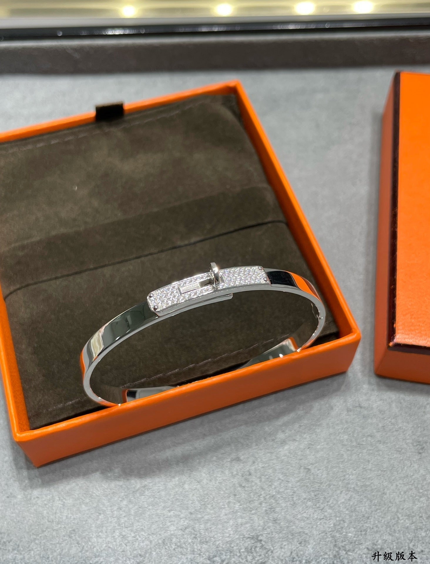 18K Kelly Small Model Diamond Hermes Bracelet